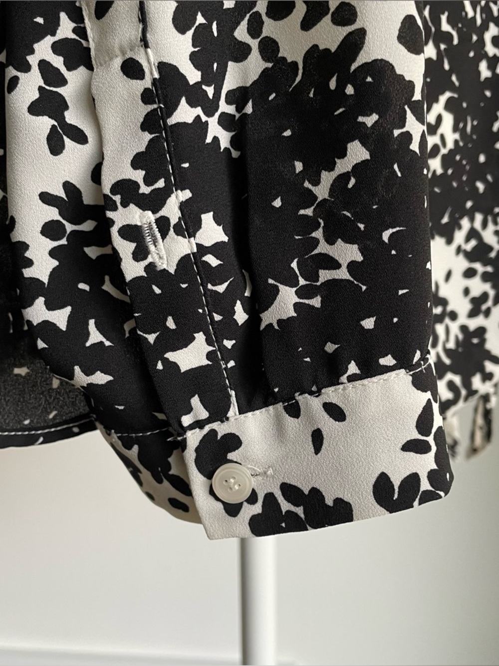Talbots Black & White Tie-Hem Button Front Blouse NWOT, XP /XLP - Picture 6 of 9